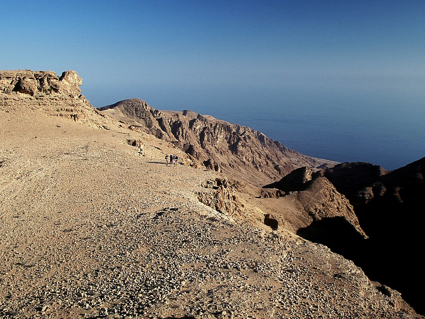 Between Amq Ar Rabakh and from As Siwayh, Oman